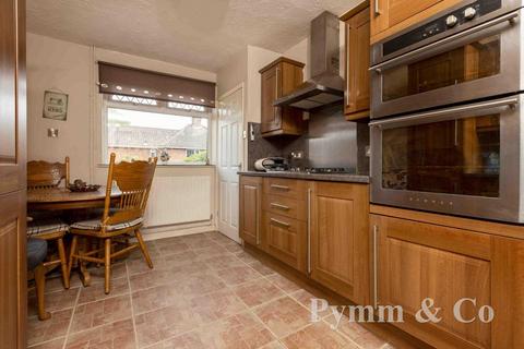 3 bedroom semi-detached house for sale - Nasmith Road, Norwich NR4