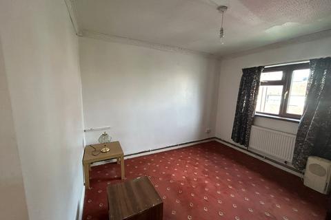 2 bedroom maisonette for sale, Coulson Court, Dallow Road, Luton, Bedfordshire, LU1 1XQ