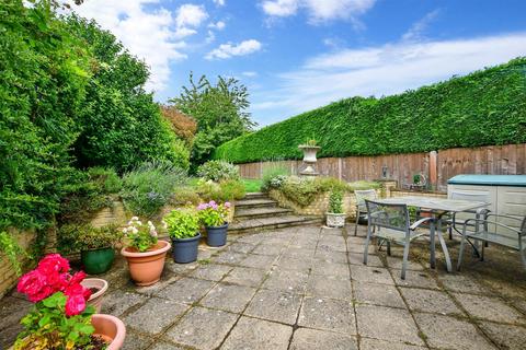 5 Duncan Road, Burgh Heath, Tadworth, KT20 6DR