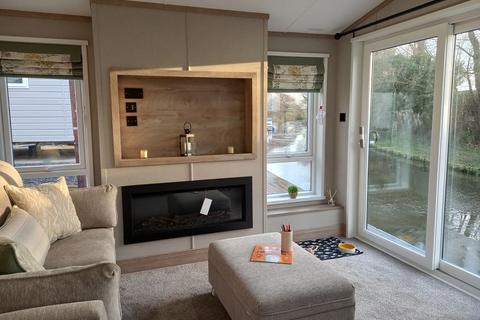 2 bedroom lodge for sale, Garstang Lancashire