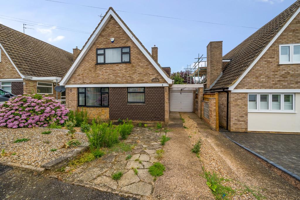 Meshaw Crescent, Abington Vale, Northampton, NN3 4 bed detached house