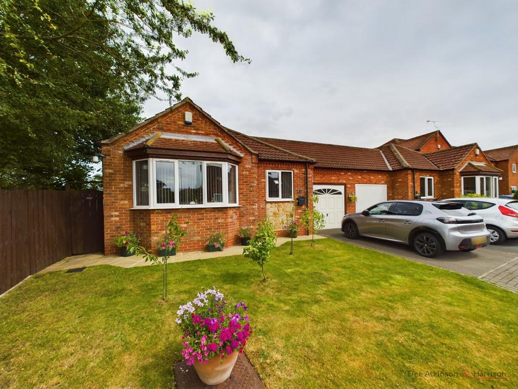 The Courtyard, Skipsea, YO25 8SU 3 bed bungalow for sale £240,000