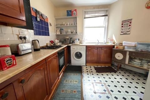 2 bedroom ground floor maisonette for sale, Westbury Road, Croydon, Surrey