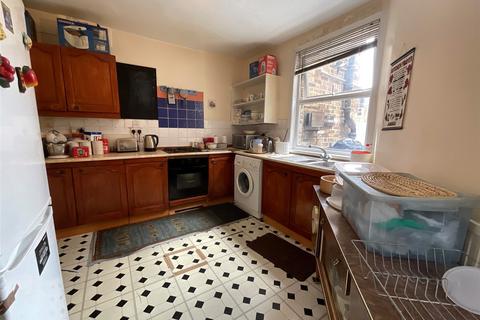 2 bedroom ground floor maisonette for sale, Westbury Road, Croydon, Surrey