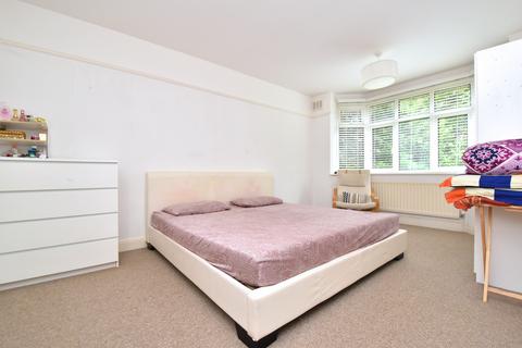 10 Madison Gardens, Bromley, BR2 0SJ