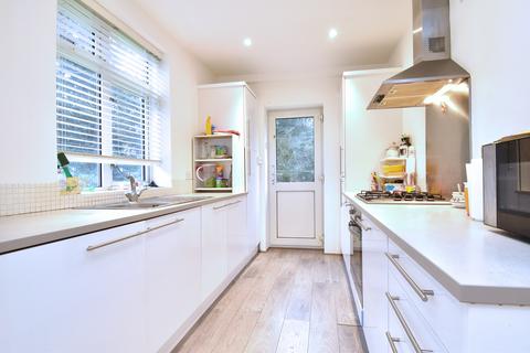 10 Madison Gardens, Bromley, BR2 0SJ