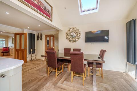 6 Bower Road, Wrecclesham, Farnham, GU10 4ST