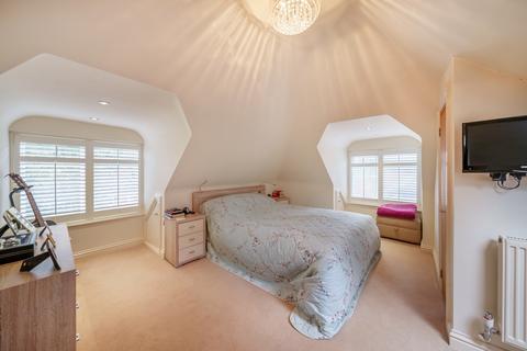 6 Bower Road, Wrecclesham, Farnham, GU10 4ST