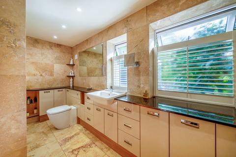 6 Bower Road, Wrecclesham, Farnham, GU10 4ST
