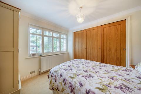 6 Bower Road, Wrecclesham, Farnham, GU10 4ST