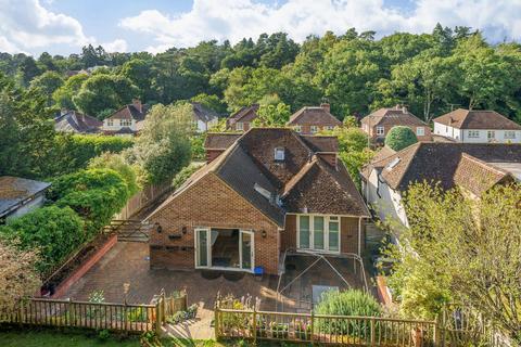 6 Bower Road, Wrecclesham, Farnham, GU10 4ST