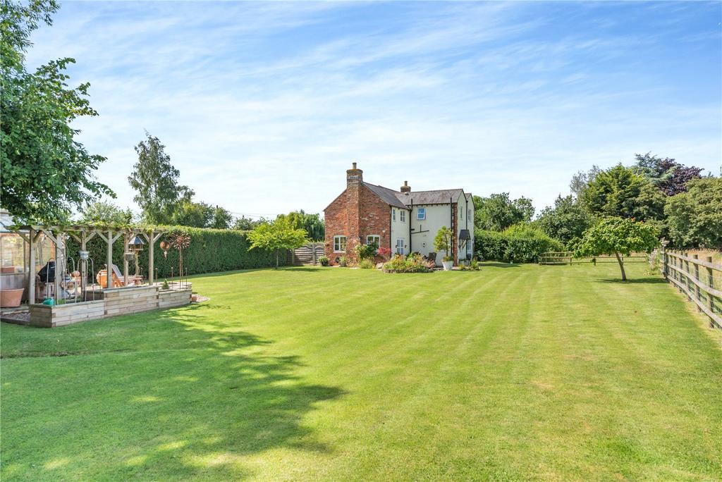 Swan Lane, Leigh, Swindon, Wiltshire, SN6 4 bed detached house for sale £850,000
