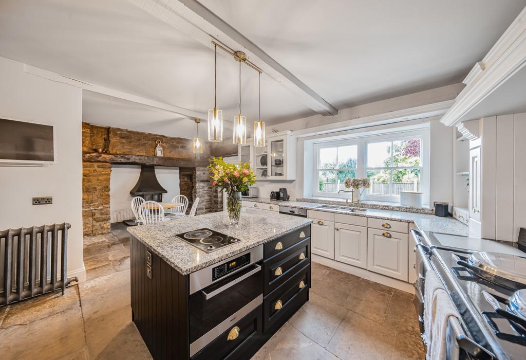 Kitchen, breakfast room