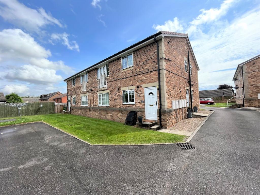 Ashwood Court, Ossett 2 bed apartment £135,000