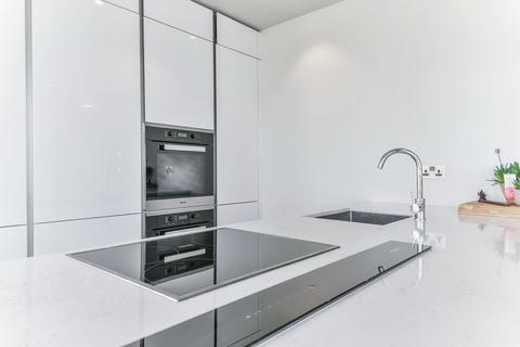 1 bedroom apartment to rent, Tower Bridge, Hanover House, Crown Square, London, SE1