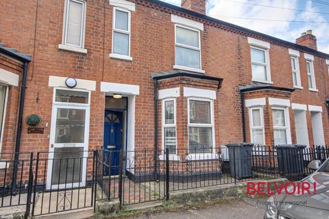 3 bedroom terraced house to rent, Hethersett ROAD, Barton, Gloucester, GL1