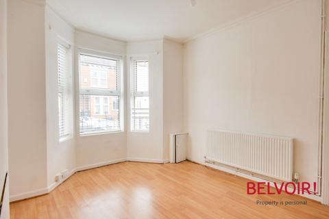3 bedroom terraced house to rent, Hethersett ROAD, Barton, Gloucester, GL1