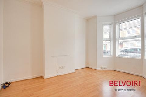 3 bedroom terraced house to rent, Hethersett ROAD, Barton, Gloucester, GL1