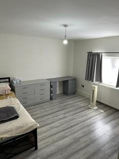 2 bedroom flat to rent, Greenford UB6