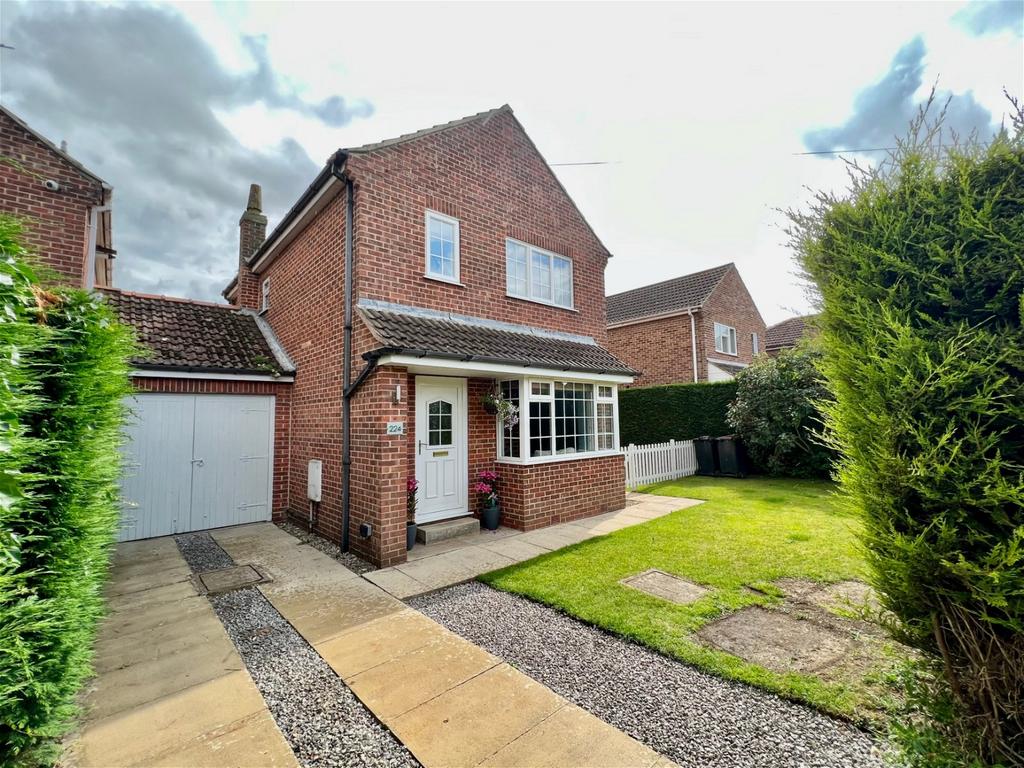 Tockwith, Prince Rupert Drive, YO26 3 bed link detached house £375,000