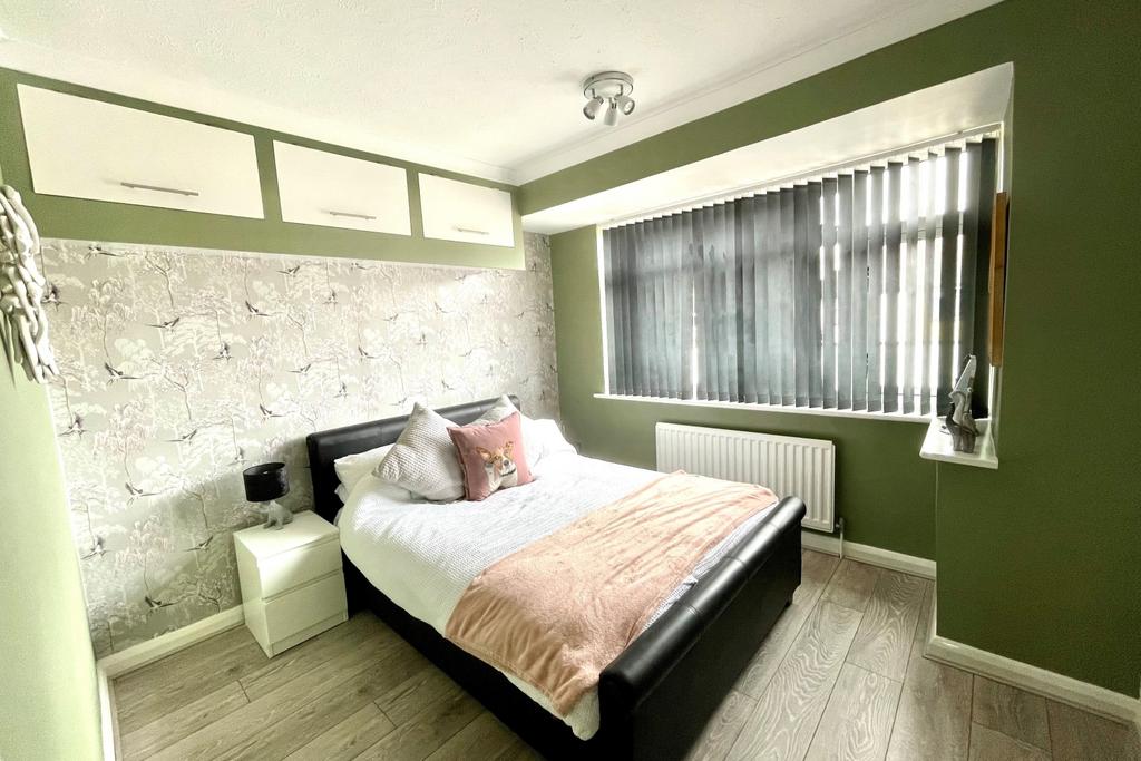 124 Warwick BED 2