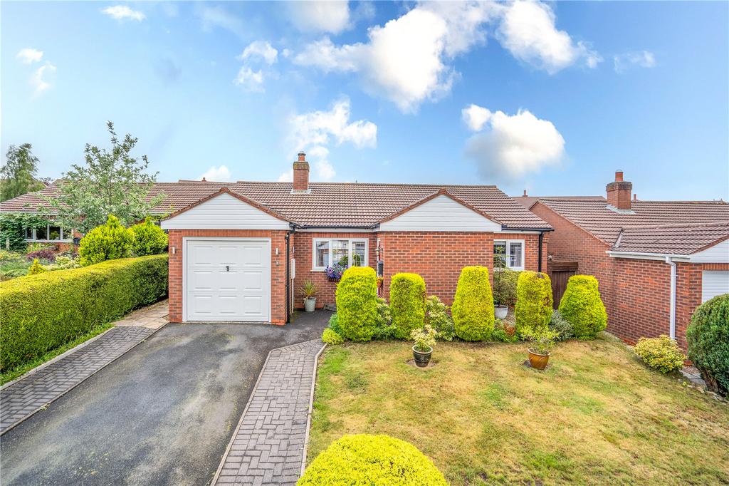 8 Titterstone Close, Clee Hill, Ludlow, Shropshire 2 bed bungalow for