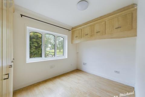 1 bedroom flat to rent, 23 Elm Green, AYLESBURY, HP21 8HR