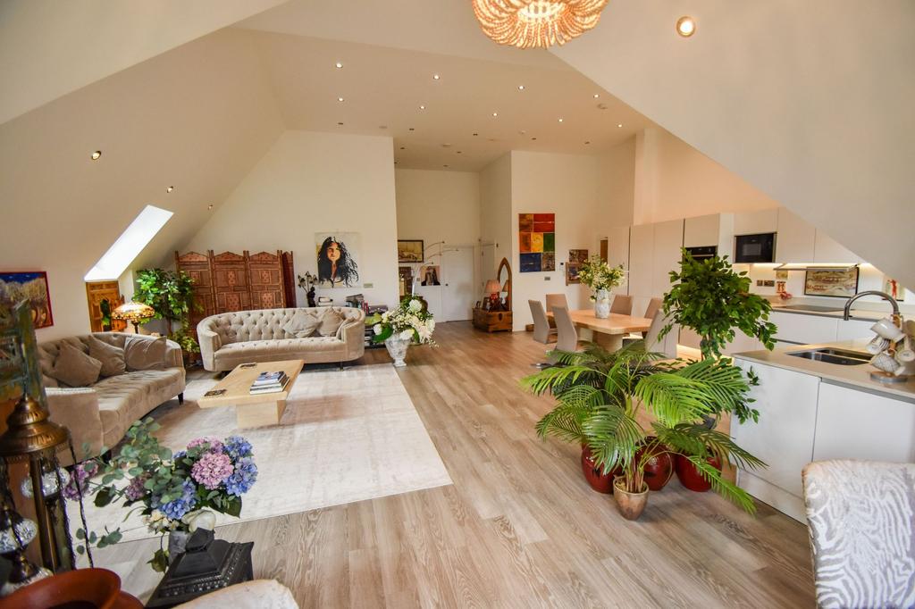 Open Plan Lounge/Kitchen/Dining Area