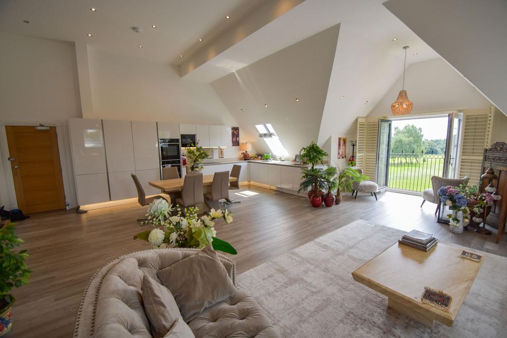 Open Plan Lounge/Kitchen/Dining Area