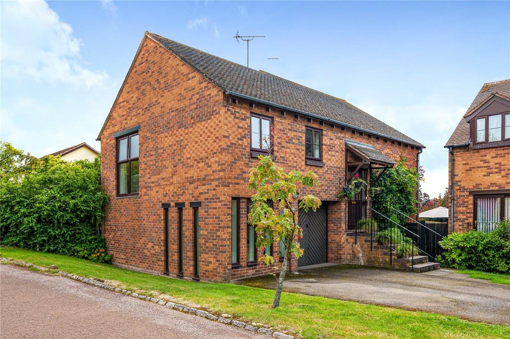 Chestnut Place, Leckhampton, Cheltenham, GL53 4 bed detached house for