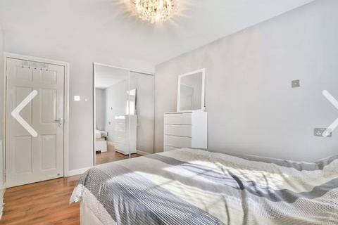 13 Hythe Close, Manchester, M14 5AT
