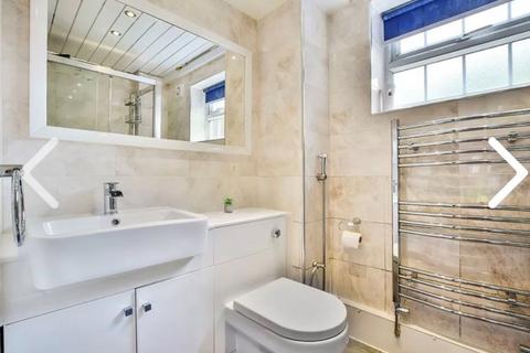 13 Hythe Close, Manchester, M14 5AT