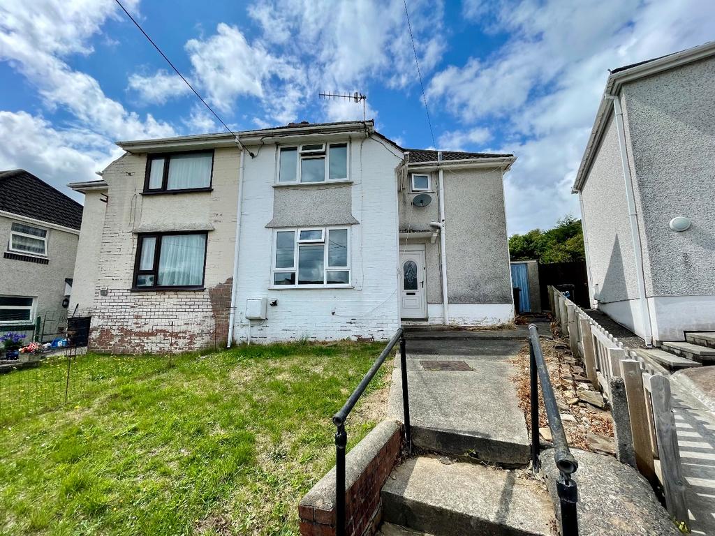 Heol Y Llwynau, Trebanos, Pontardawe, Swansea, West SA8 4DH 3 bed semidetached house