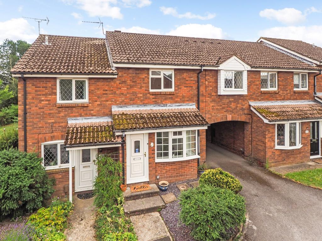 Stonechat Close, Petersfield, Hampshire 3 bed terraced house £340,000