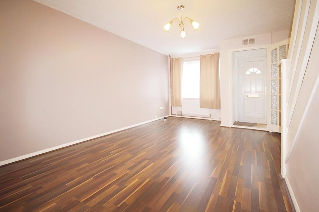 Brooklands Park, Laindon, Basildon, SS15 2 bed terraced house £1,400
