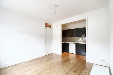 2 bedroom apartment to rent, Elmdene Road, London