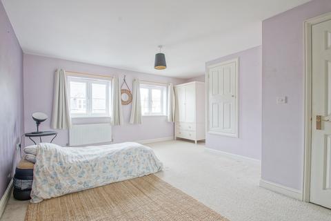 7 Cherry Tree Way, Carterton, OX18 1GE