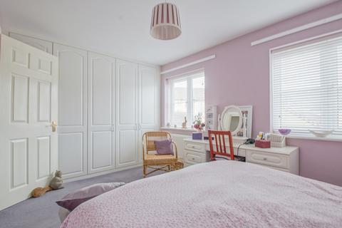 7 Cherry Tree Way, Carterton, OX18 1GE