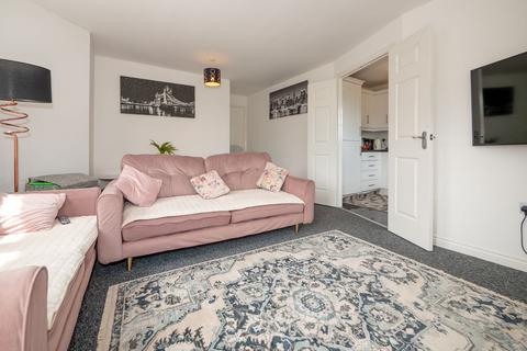 2 bedroom flat for sale, Larch Gardens, Manchester, Cheetham Hill, M8