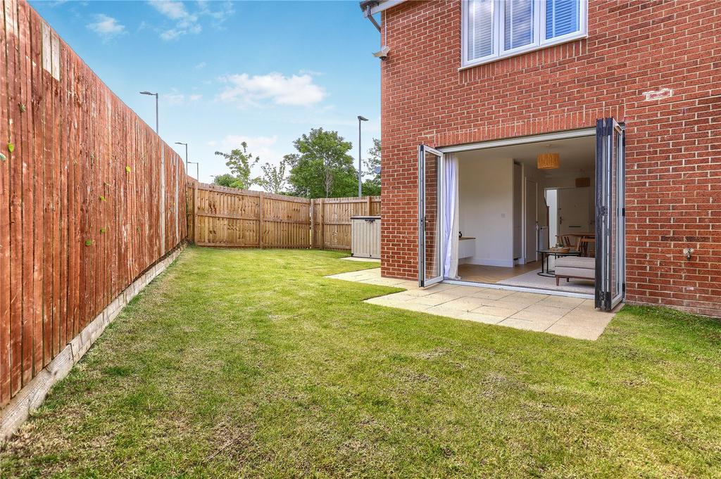 Low Gill View, Nunthorpe 2 bed semidetached house £175,000