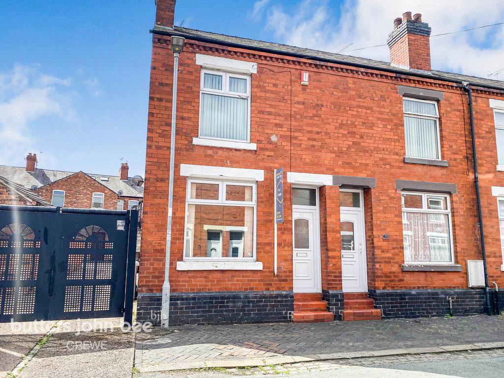 Clifton Street, Crewe 2 bed end of terrace house for sale £100,000