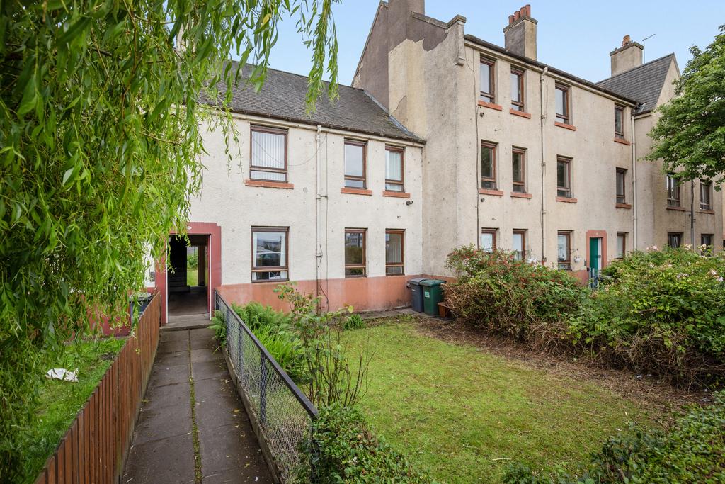 213/2 West Granton Road, Edinburgh, EH5 1PD 2 bed ground floor flat for
