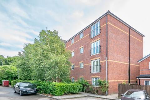 2 bedroom flat for sale, Larch Gardens, Manchester, M8