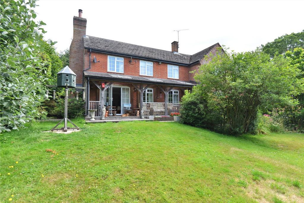 Godshill Wood, Fordingbridge, Hampshire, SP6 4 bed detached house for