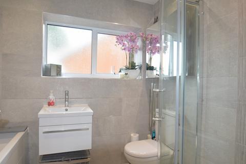 16 Penn Meadow, Stoke Poges, Slough, SL2 4EB
