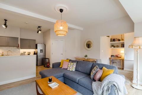 2 bedroom flat to rent, Bedford Mews, Bootham, York, YO30