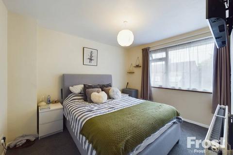 68 Metcalf Road, Ashford, TW15 1HA