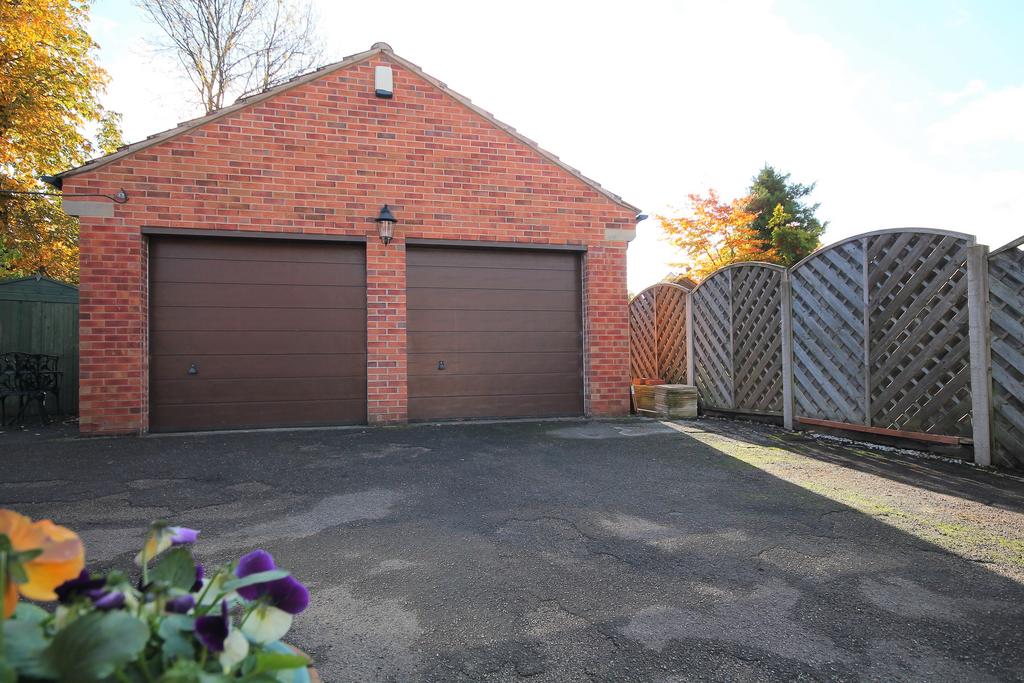 29 Mir Garage T202307131546.jpg