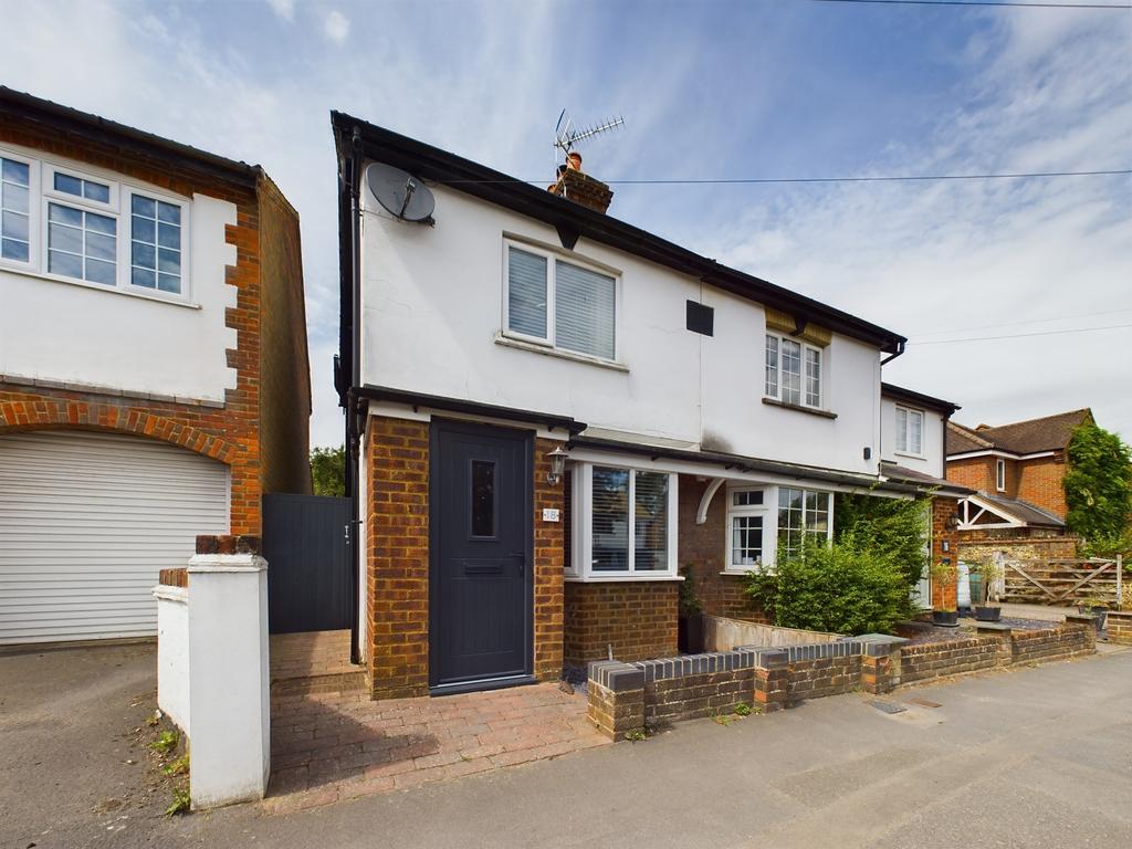 High Street, Prestwood, Great Missenden, Buckinghamshire 2 bed semi