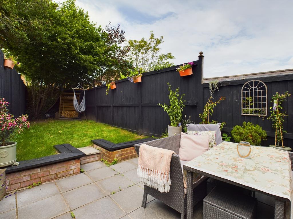 High Street, Prestwood, Great Missenden, Buckinghamshire 2 bed semidetached house for sale £